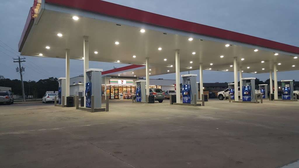 Exxon | 2480 South Loop Highway 35, Alvin, TX 77511, USA | Phone: (281) 585-0009