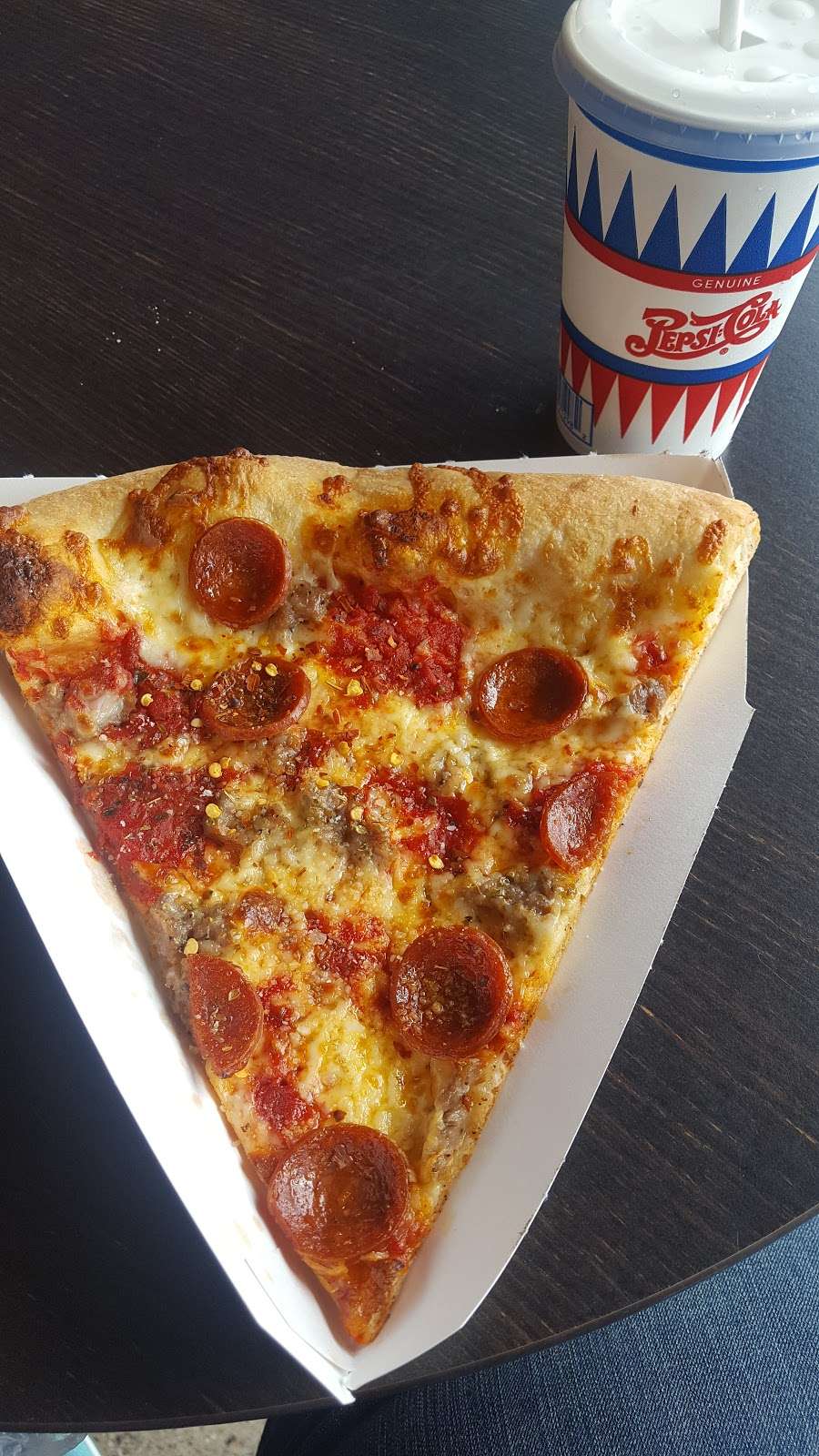 Frankies by the Slice | 600 E Grand Ave, Chicago, IL 60611, USA | Phone: (312) 546-7440