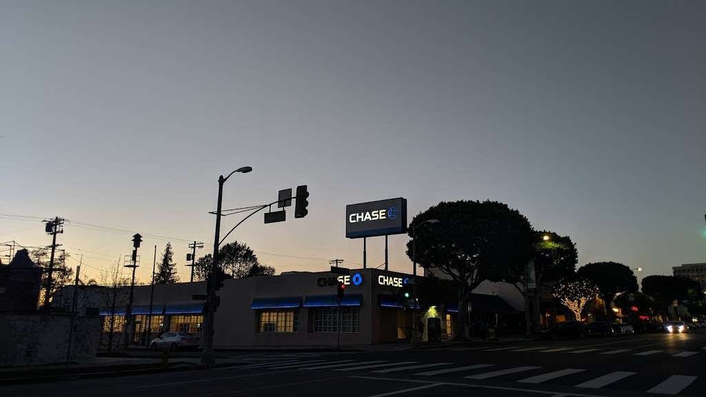 Chase Bank | 101 N Larchmont Blvd, Los Angeles, CA 90004, USA | Phone: (323) 466-8477