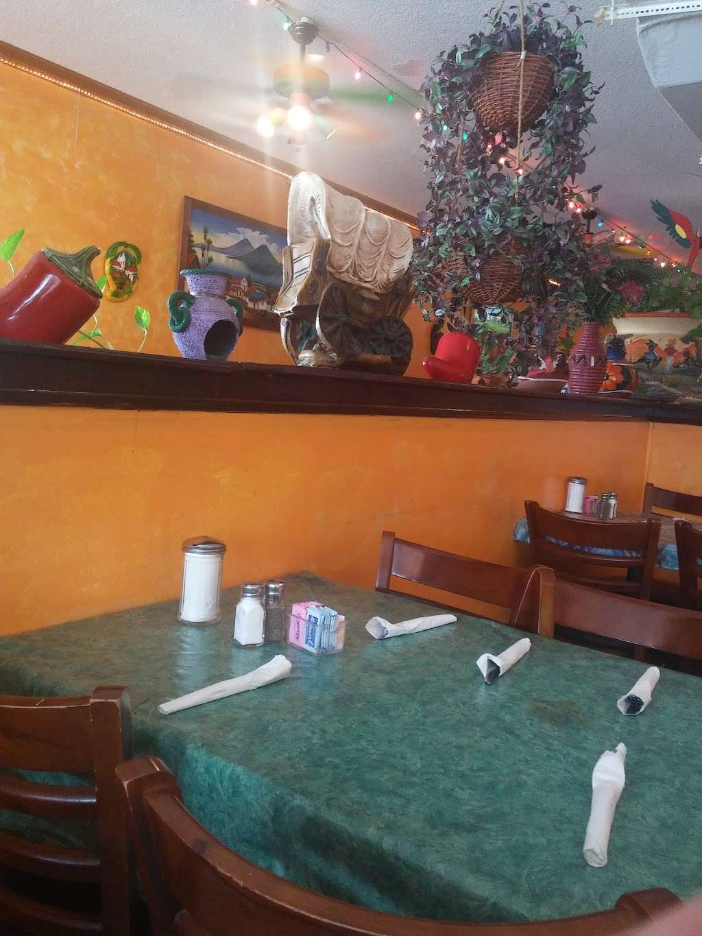 Buena Vista Mexican Restaurant | 1709 Avenue H, Rosenberg, TX 77471, USA | Phone: (281) 341-7013