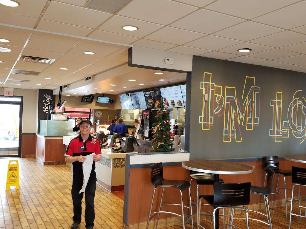 McDonalds | 120 Indian Springs Dr, Sandwich, IL 60548, USA | Phone: (815) 786-2519