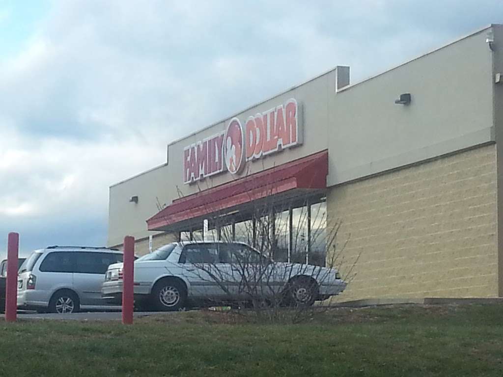 Family Dollar | 3835 Lincoln Way W, Chambersburg, PA 17202, USA | Phone: (717) 496-0879