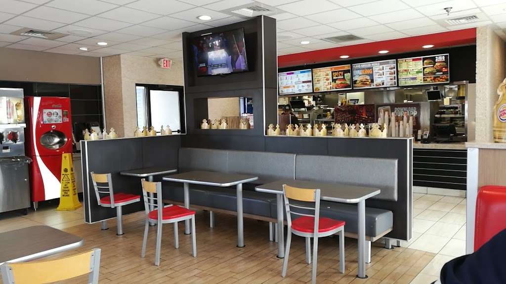 Burger King | 1610 VFW Pkwy, West Roxbury, MA 02132, USA | Phone: (617) 323-2479