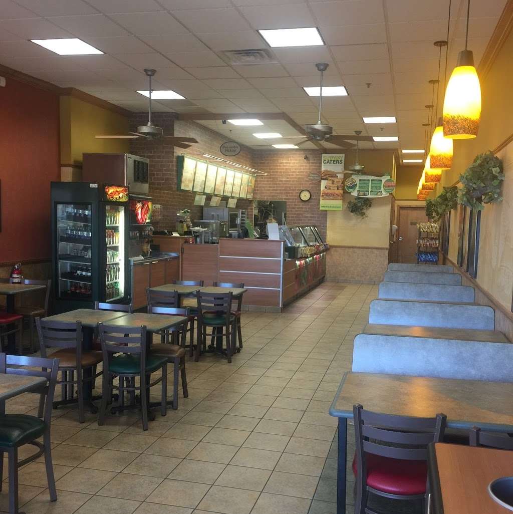 Subway Restaurants | 214 Crossings Blvd, Elverson, PA 19520 | Phone: (610) 913-1150