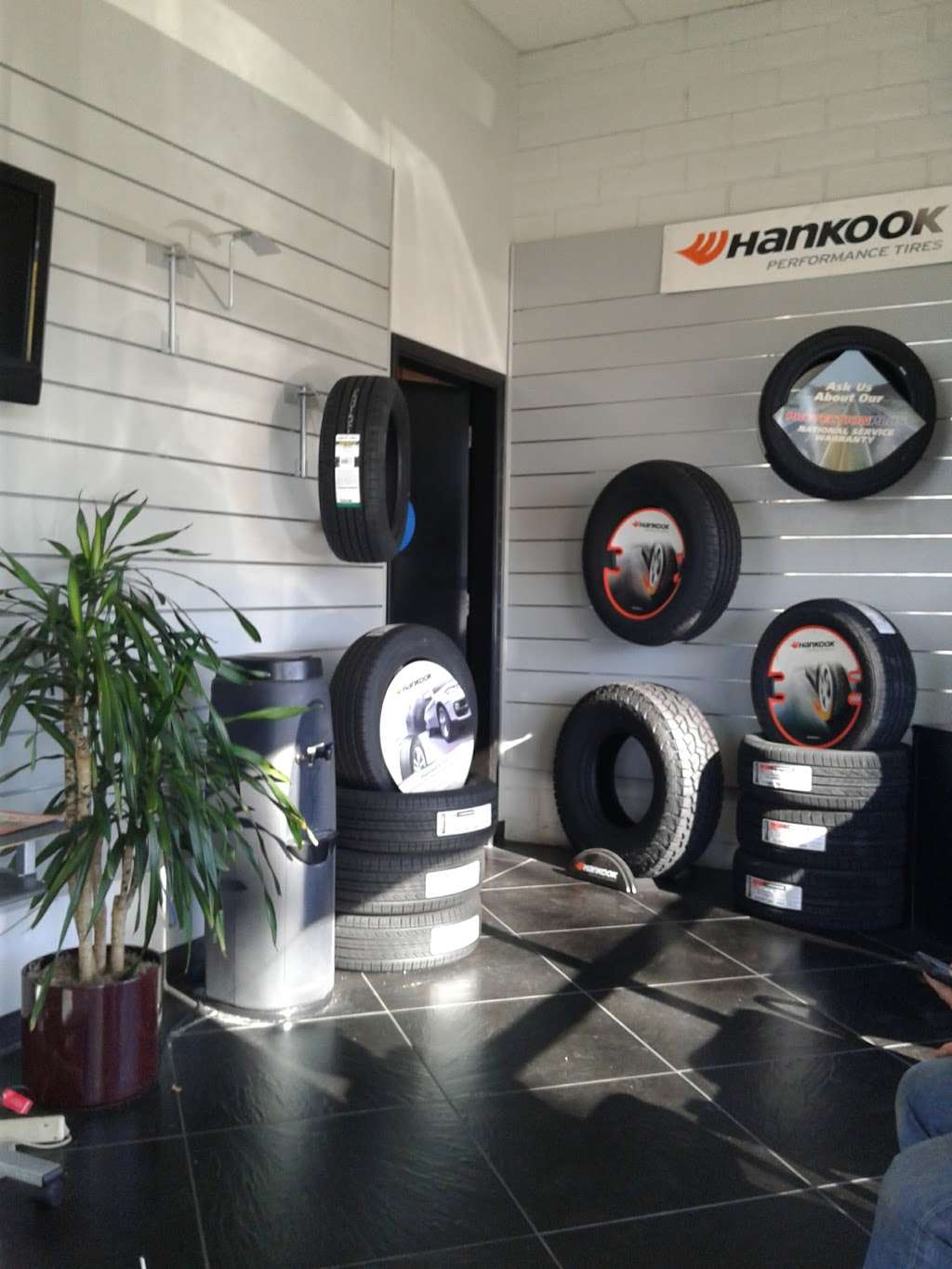 Evans Tire & Service Centers, 1472 Jamacha Road, El Cajon, CA 92019, USA