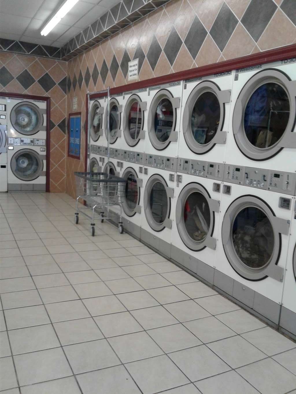 Express Coin Laundry Inc | 1227 Dundee Ave, Elgin, IL 60120, USA | Phone: (847) 608-6799