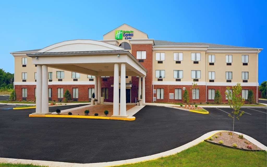 Holiday Inn Express & Suites Thornburg-S. Fredericksburg | 6415 Dan Bell Ln, Thornburg, VA 22565 | Phone: (540) 604-9690