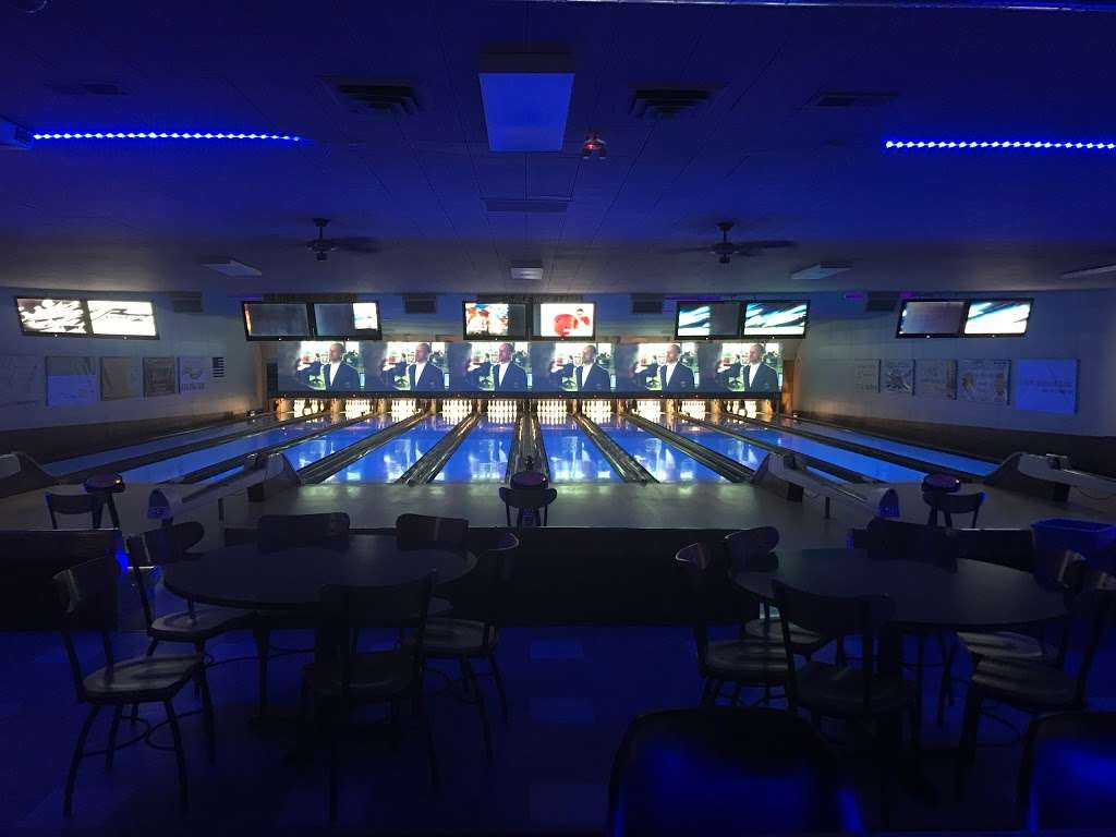 Idle Hour Lane | 927 E Railroad St, Sandwich, IL 60548, USA | Phone: (815) 786-8257