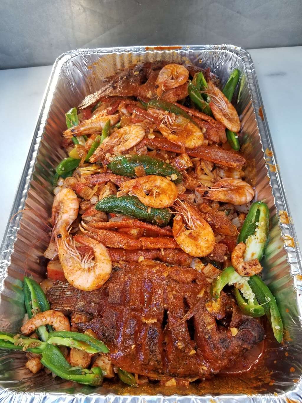 Mariscos El Pescador | 112 E Bishop St, Santa Ana, CA 92701, USA | Phone: (714) 805-3389