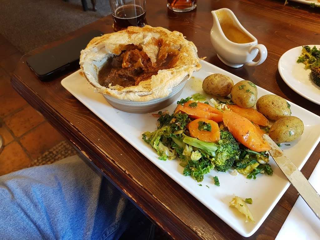 Greyhound at Little Warley | Magpie Ln, Little Warley, Warley, Brentwood CM13 3DZ, UK | Phone: 01277 249911