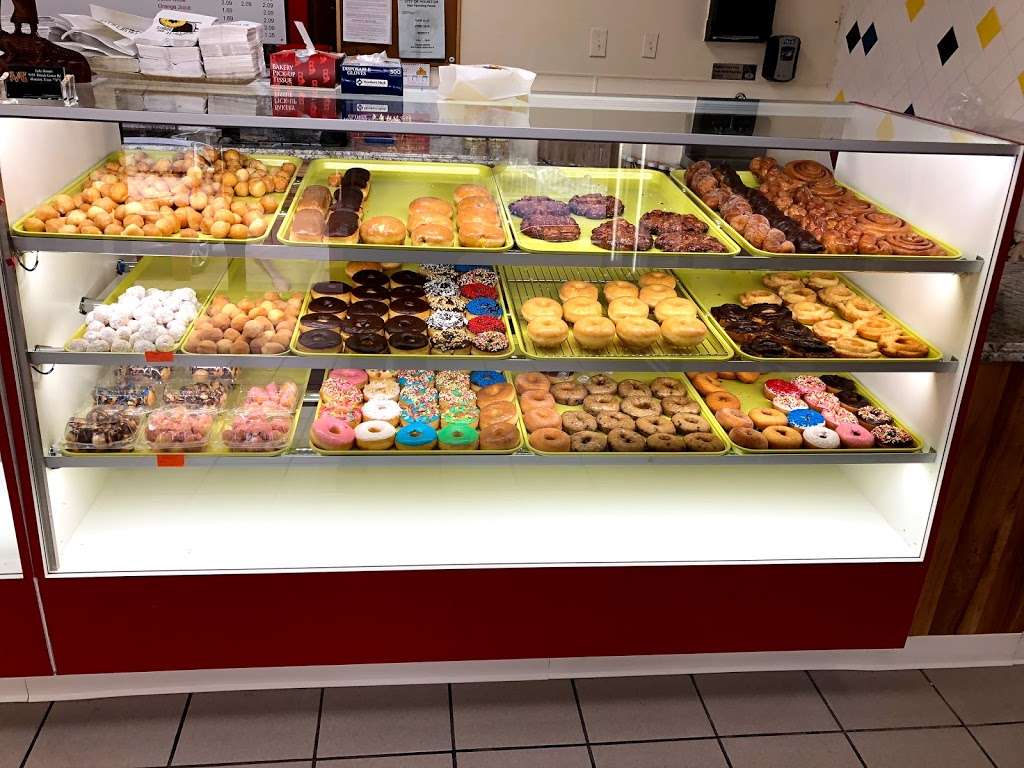 Lake Donuts | 9418 Almeda Genoa Rd, Houston, TX 77075, USA | Phone: (713) 946-4914