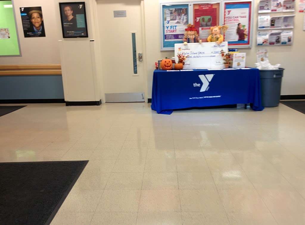 Staten Island Broadway YMCA | 651 Broadway, Staten Island, NY 10310, USA | Phone: (718) 981-4933