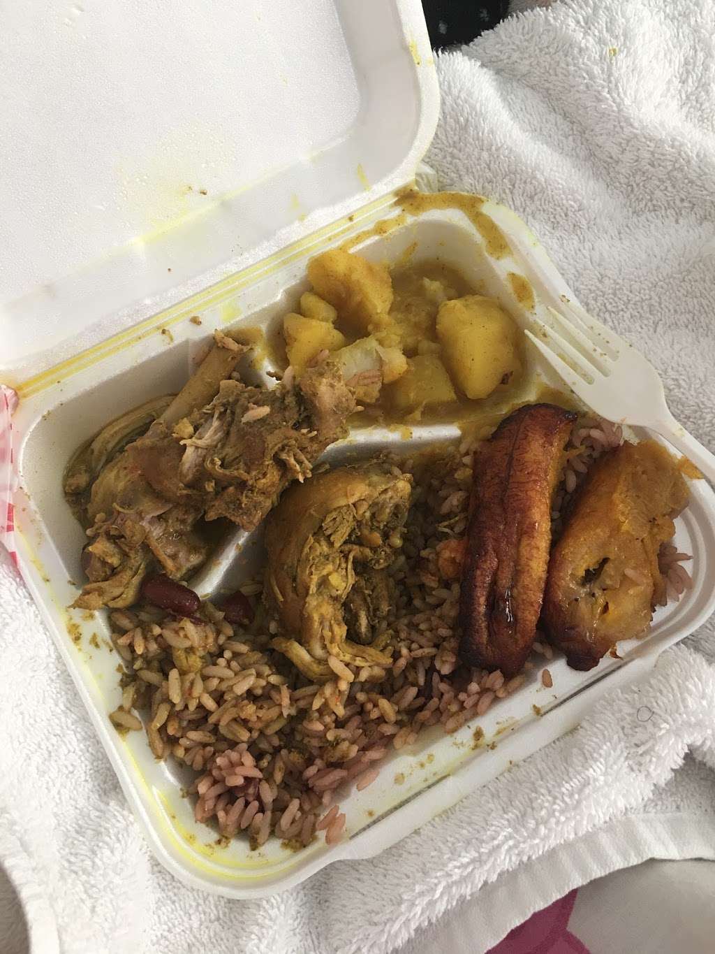 D Caribbean Curry Spot Cuisine | 8201 Broadway St #105, Pearland, TX 77581 | Phone: (281) 412-0849