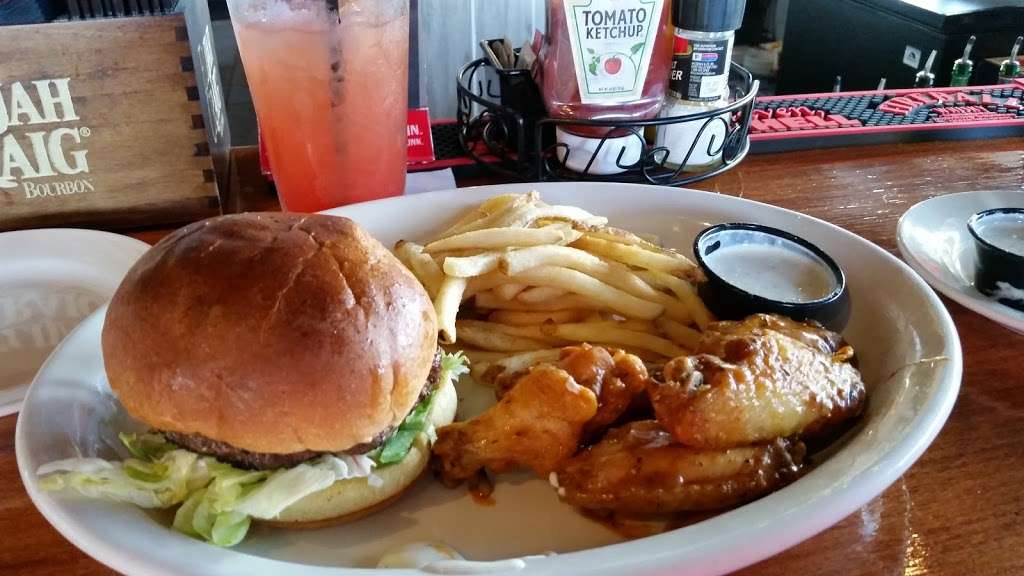 Velocity Wings | 10090 Dumfries Rd, Manassas, VA 20110, USA | Phone: (703) 420-8145