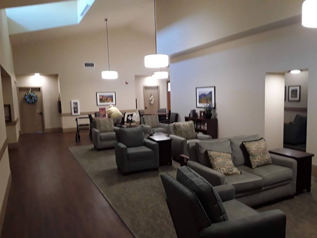 Magnolia Crossing Assisted Living | 32 W Sierra Ave, Clovis, CA 93612, USA | Phone: (559) 765-4916