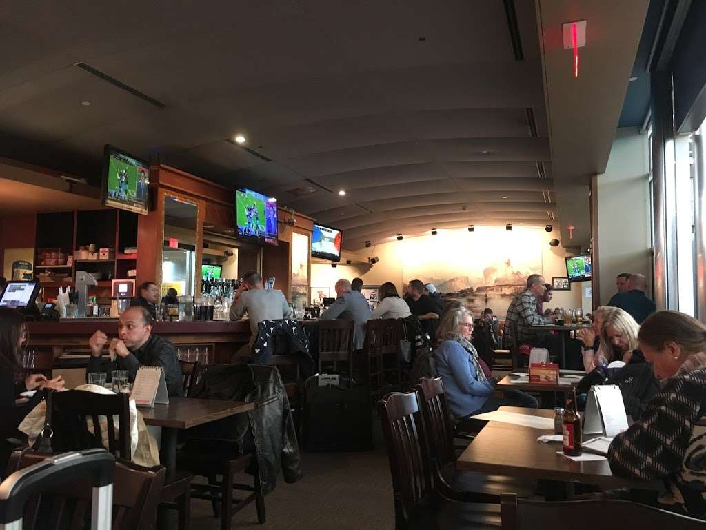 Red Rocks Bar & BBQ | 8500 Peña Blvd, Denver, CO 80249, USA | Phone: (303) 342-7176