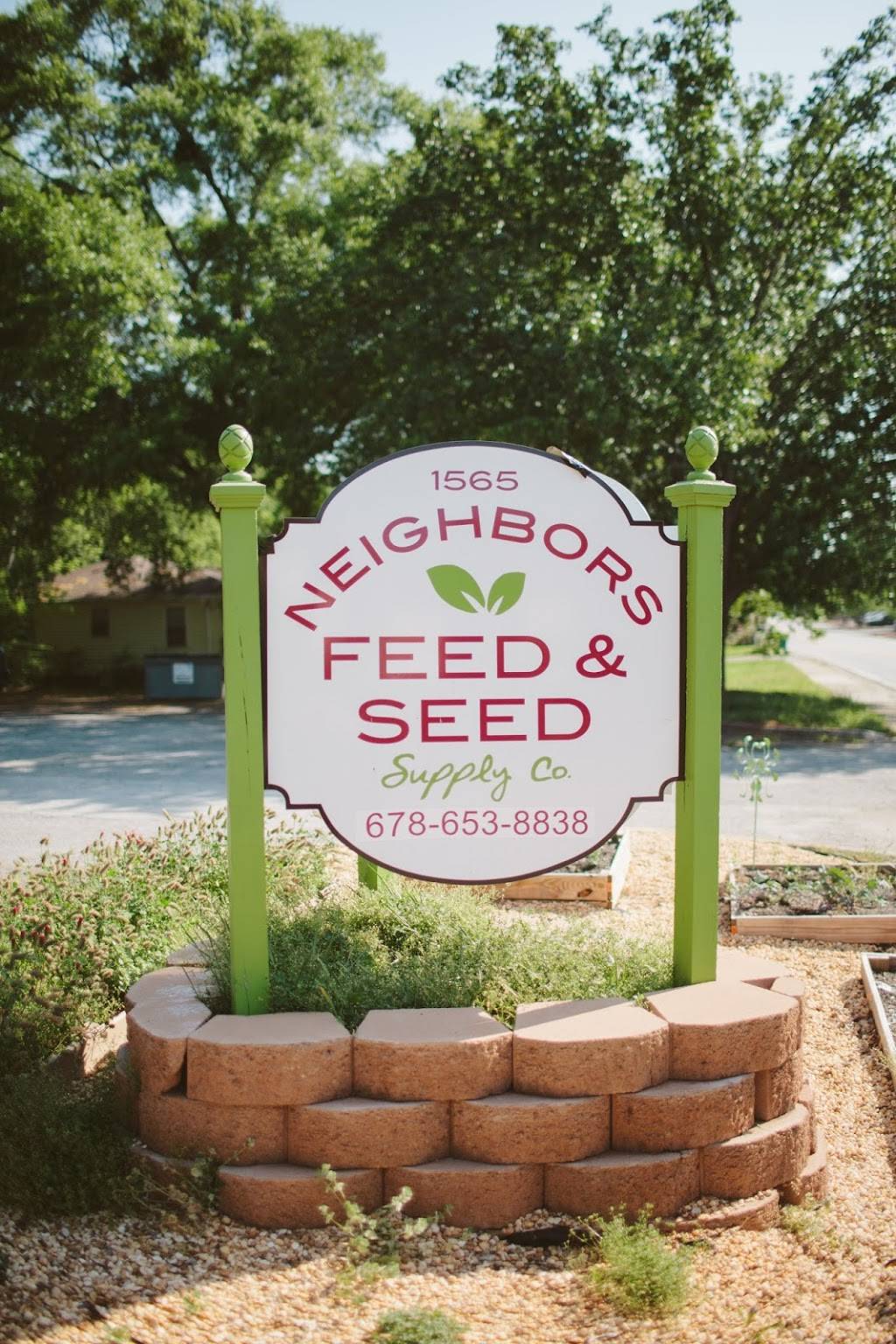 Neighbors Feed & Seed Supply Co | 1565 Roswell St SE, Smyrna, GA 30080, USA | Phone: (678) 653-8838