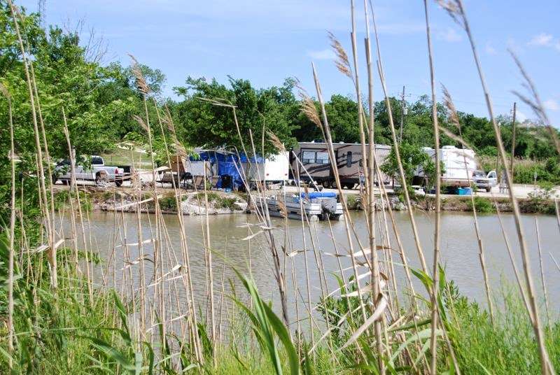 Alligator Alley RV Park | 240 Bolivar Ave, Anahuac, TX 77514, USA | Phone: (409) 277-0015