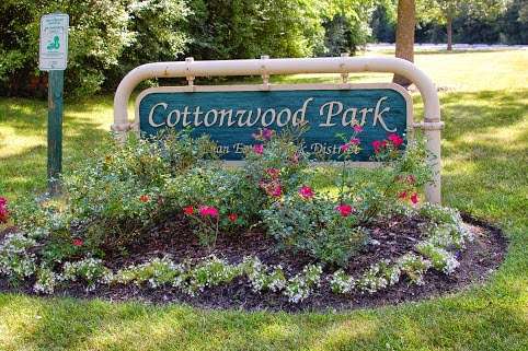 Cottonwood Park | 2029 E Parkview Cir, Hoffman Estates, IL 60169, USA | Phone: (847) 885-7500