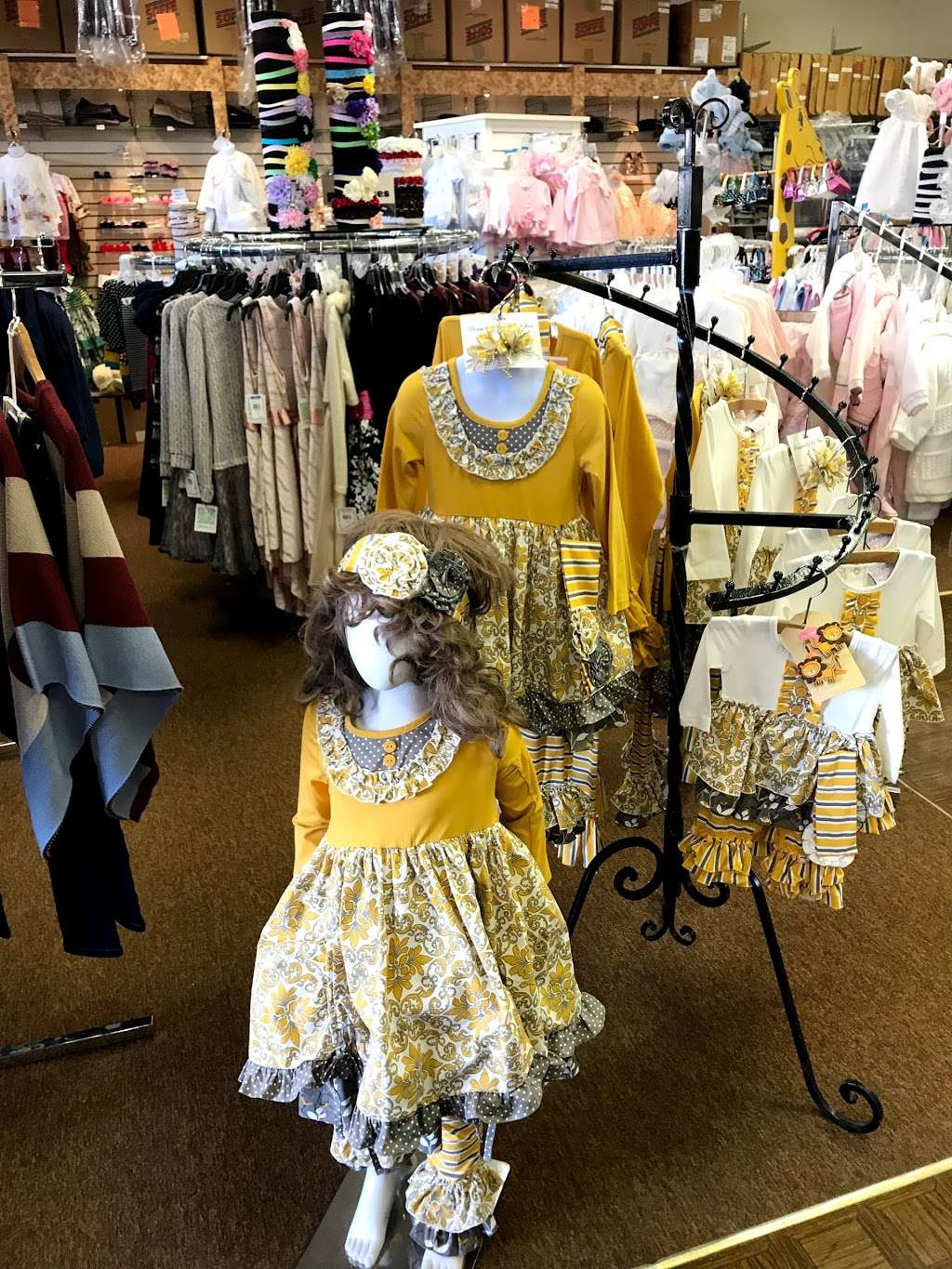 Martinellis Childrens Wear | 3517 95th St, Evergreen Park, IL 60805, USA | Phone: (708) 425-6287