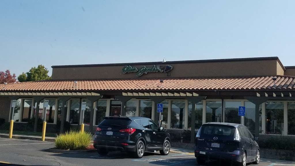 Olive Garden Italian Restaurant | 24688 Hesperian Blvd, Hayward, CA 94545, USA | Phone: (510) 782-6385