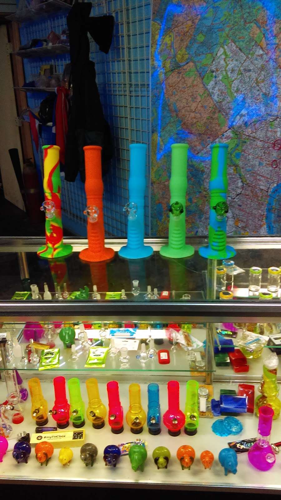 Q&A Wholesale Smoke Shop | 2749 Kensington Ave, Philadelphia, PA 19134, USA | Phone: (267) 584-8354