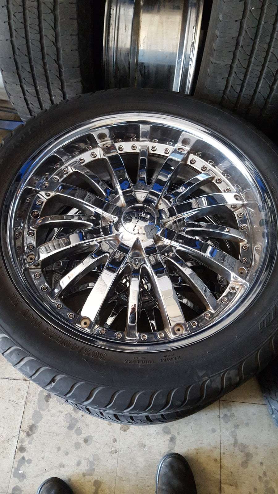 top line tire service | 3849 Mangum Rd, Houston, TX 77092 | Phone: (832) 744-0140