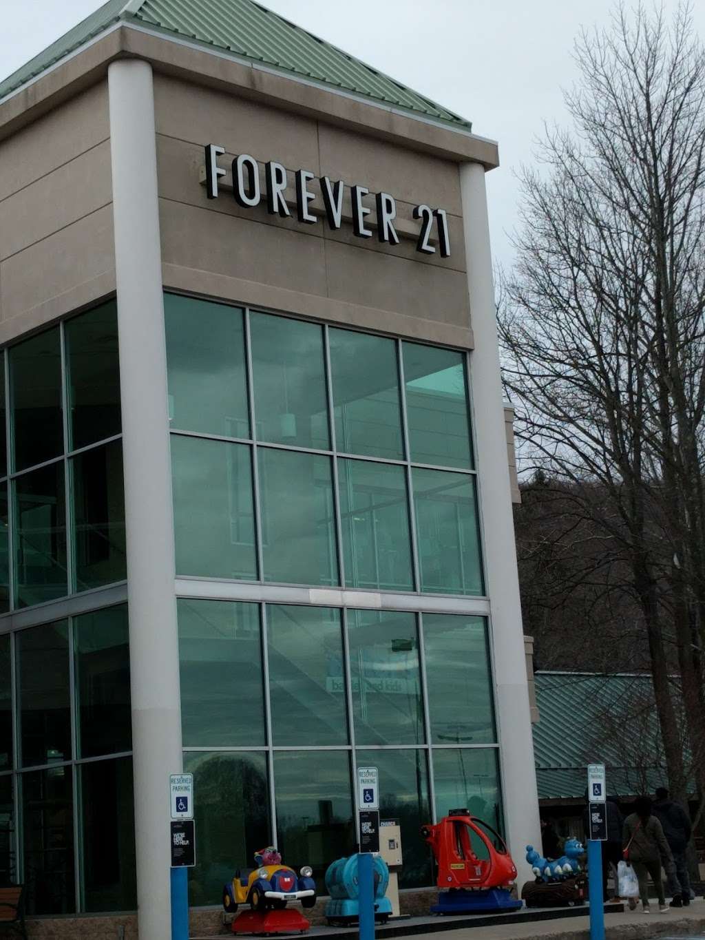 Forever 21 | 1000 PA-611 Suite G200, Tannersville, PA 18372, USA | Phone: (570) 534-6082