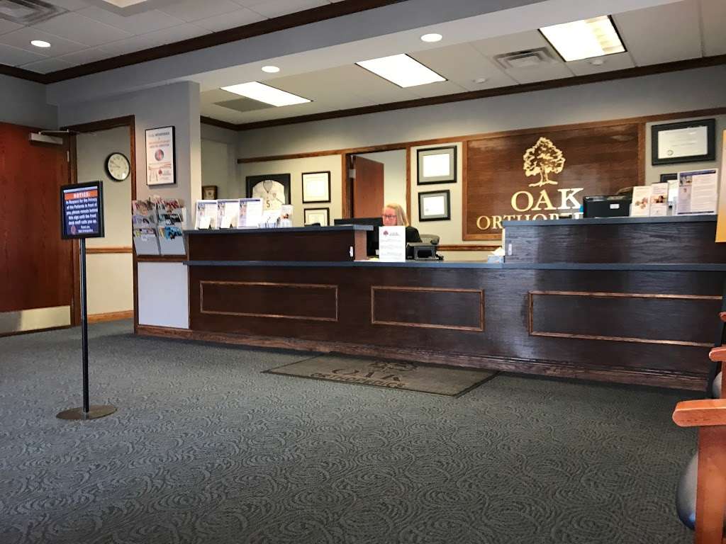 Oak Orthopedics | Highland Office Center, Building D, 19552 S Harlem Ave, Frankfort, IL 60423 | Phone: (815) 469-3452