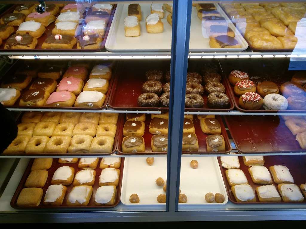 Square Donuts | 3866 W 3rd St, Bloomington, IN 47404, USA | Phone: (812) 333-2799