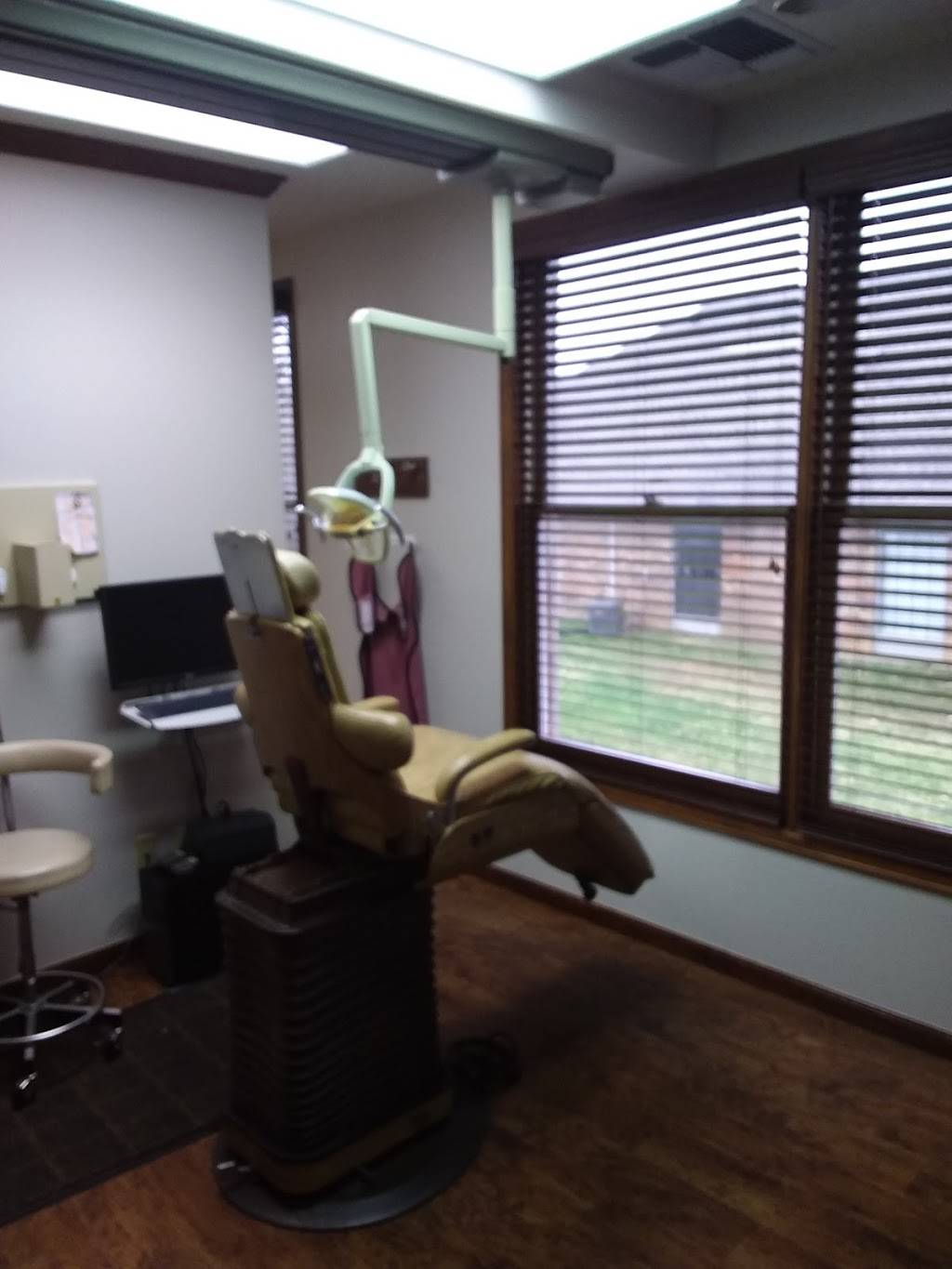 Lee C. Dodson, DDS | 230 N Park Blvd #107, Grapevine, TX 76051, USA | Phone: (817) 481-1036