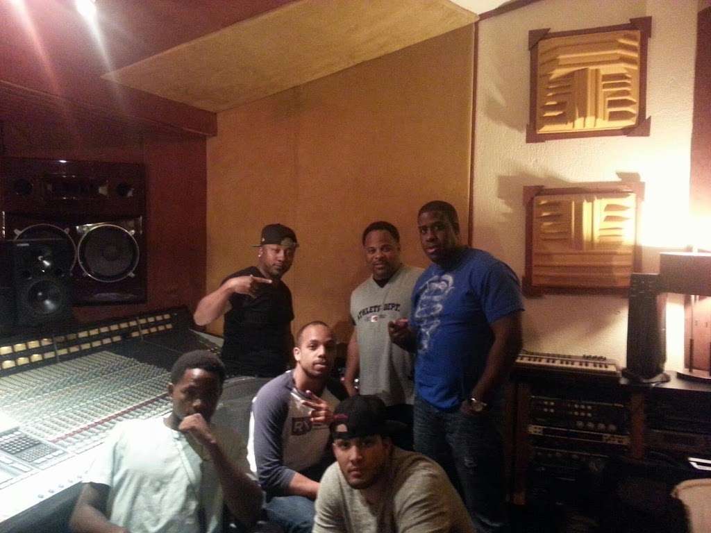 Star-Dome Entertainment/Platinum Touch Recording Studio | 3854 Shoreview Dr, Kissimmee, FL 34744, USA | Phone: (407) 603-8717