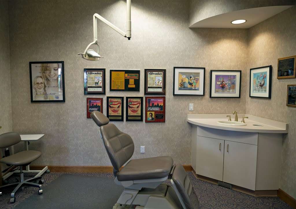 Race Orthodontics | 707 East Veterans Way, Mukwonago, WI 53149, USA | Phone: (262) 363-9933