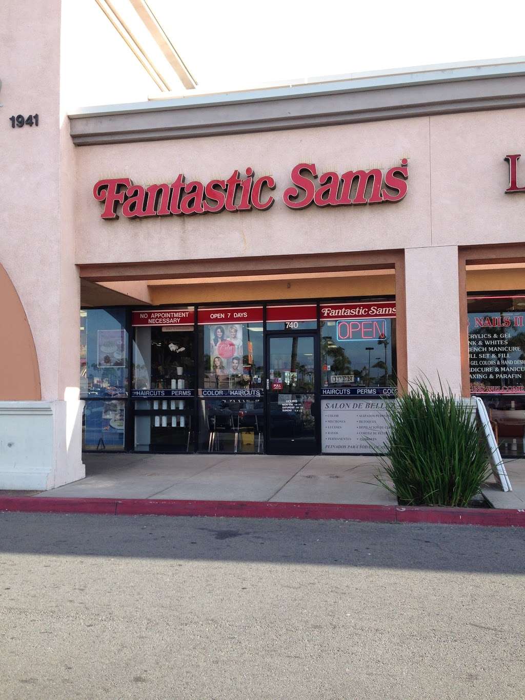 Fantastic Sams Cut & Color | 1941 N Rose Ave, Oxnard, CA 93030, USA | Phone: (805) 983-8797