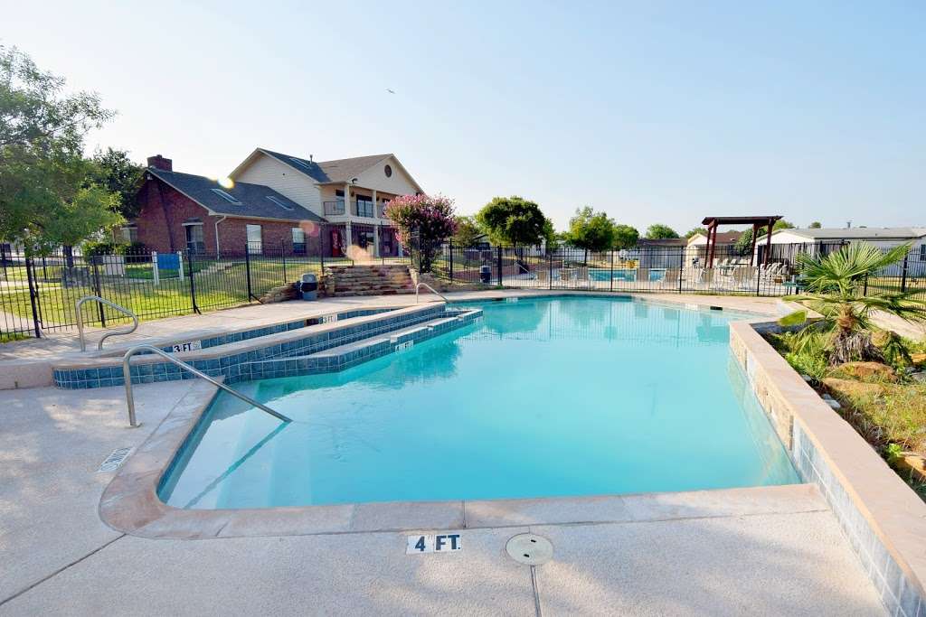 Creekside | 4000 Ace Ln, Lewisville, TX 75067, USA | Phone: (972) 316-1600