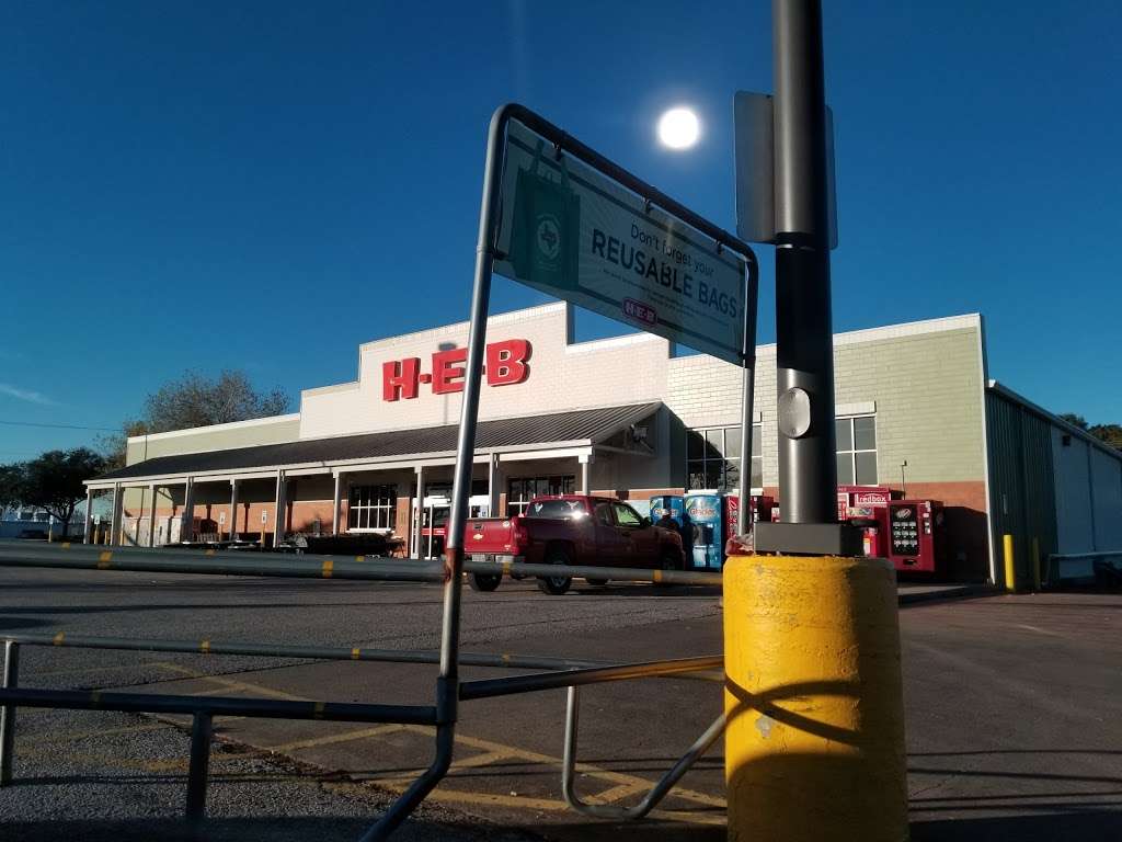 H-E-B | 1239 E Mulberry St, Angleton, TX 77515, USA | Phone: (979) 849-1215