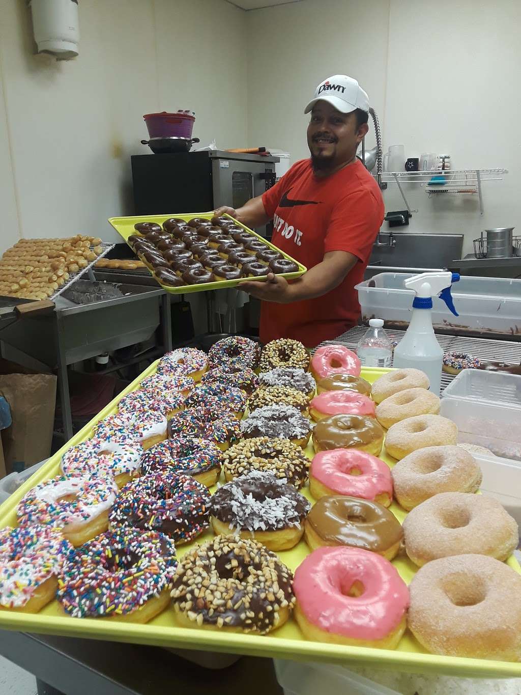 Jnh Donut Shop | 4880 Sunnyvale St, Dallas, TX 75216, USA | Phone: (214) 372-2177
