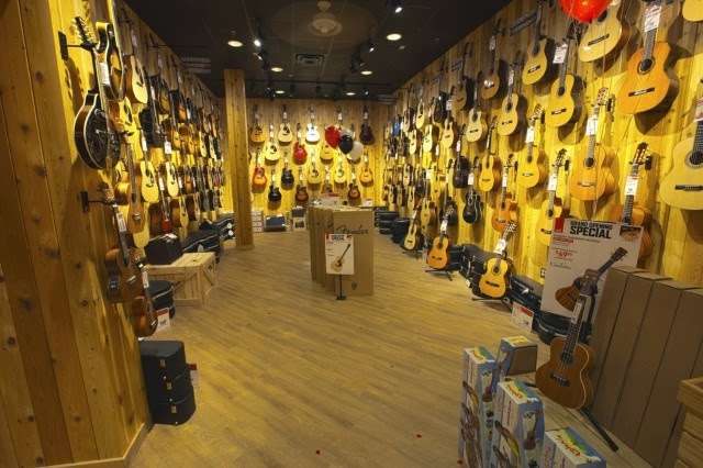 Guitar Center | 5140 Fairmont Pkwy, Pasadena, TX 77505, USA | Phone: (281) 991-1383