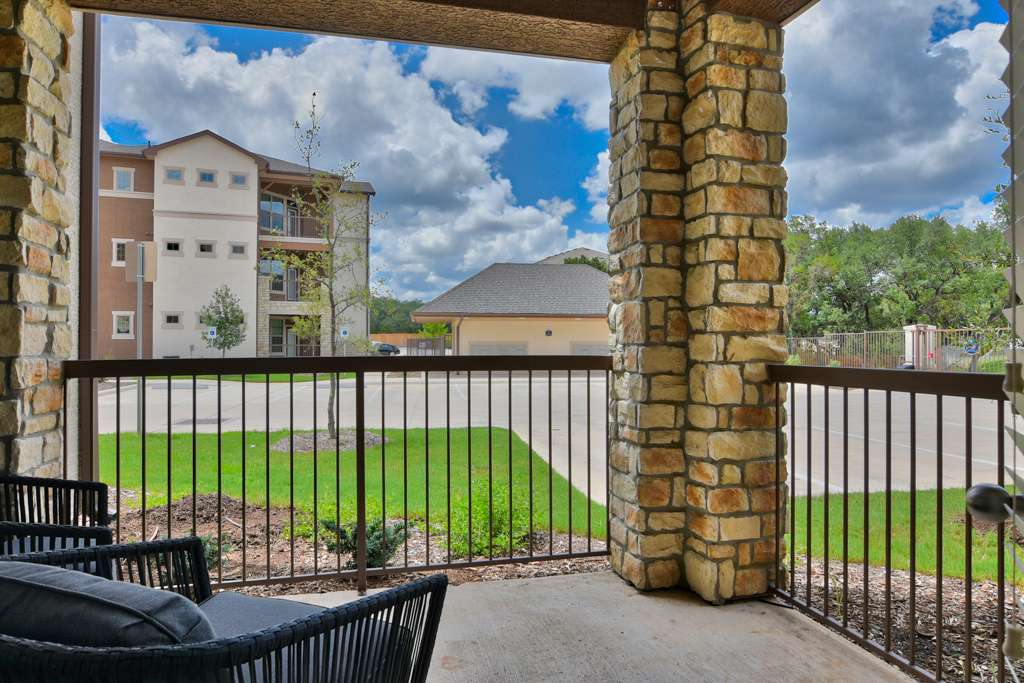 Azure Apartments | 14030 Farm to Market Rd 1560, San Antonio, TX 78023, USA | Phone: (210) 320-8400