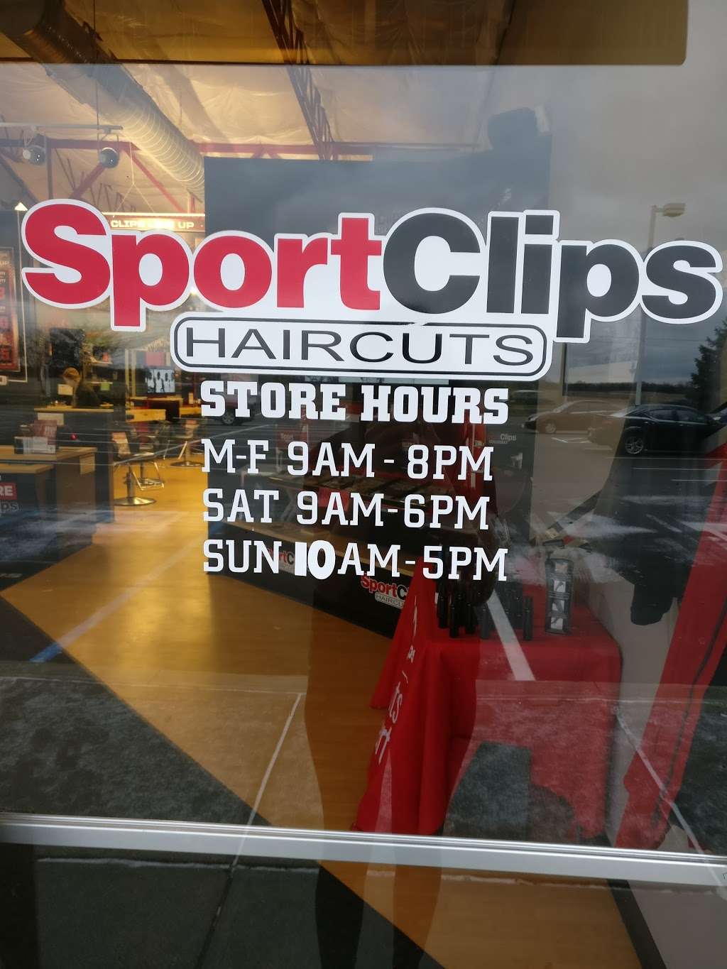 Sport Clips Haircuts of Indianapolis - 96th Street | 7305 E 96th St, Indianapolis, IN 46250, USA | Phone: (317) 849-1100