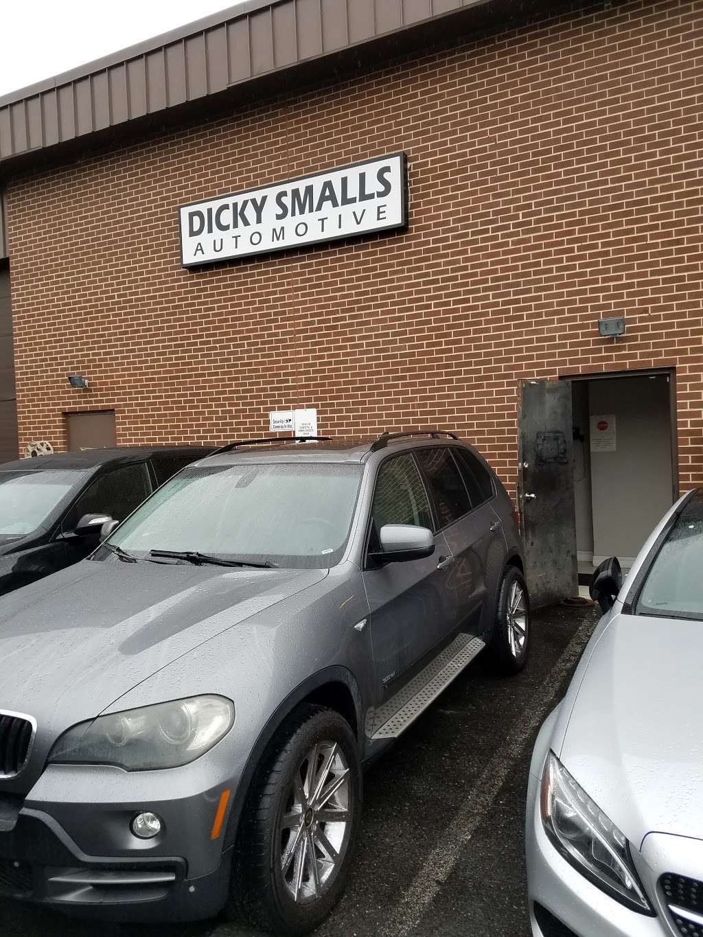 Dicky Smalls Auto, Body & Sales | 10111 Bacon Dr Suite B, Beltsville, MD 20705, USA | Phone: (301) 931-3300
