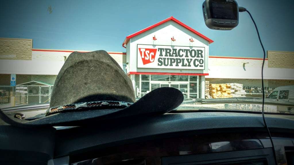 Tractor Supply Co. | 147 Denver St, Brighton, CO 80601, USA | Phone: (303) 659-6405