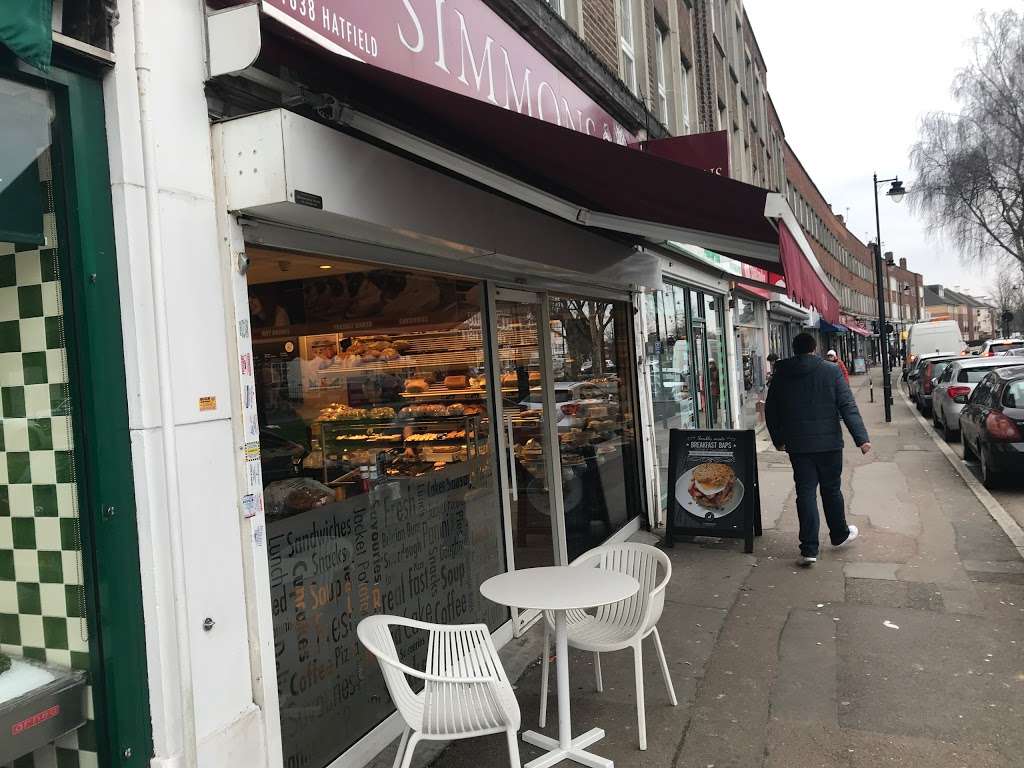 Simmons Bakers | 8 Station Parade, Cockfosters Road, Barnet, Cockfosters EN4 0DL, UK | Phone: 020 8447 5737