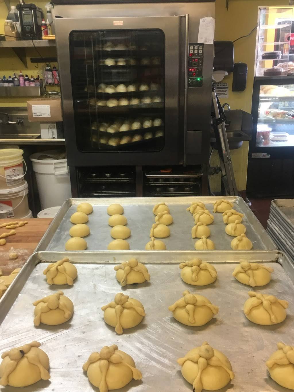 Monicas Bakery | 133 W Anaheim St, Long Beach, CA 90813, USA | Phone: (562) 591-5450