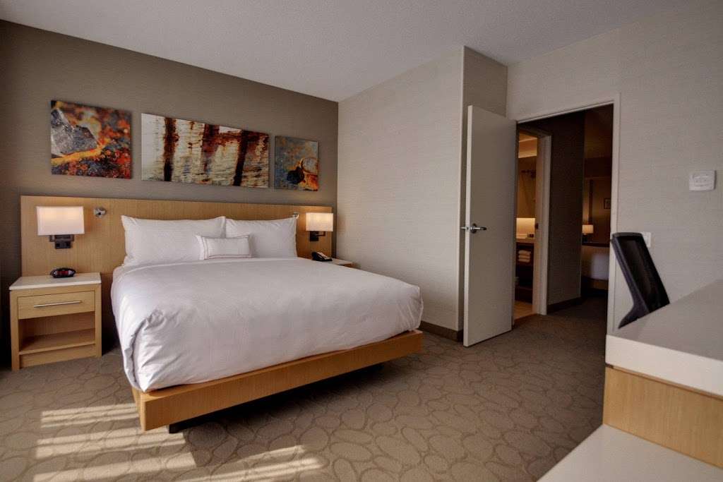 Delta Hotels by Marriott Chicago North Shore Suites | 1400 Milwaukee Ave, Glenview, IL 60025 | Phone: (847) 803-9800