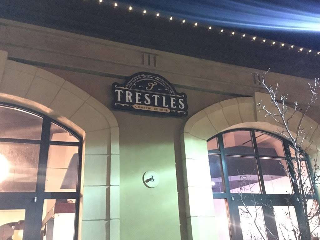 Trestles Coastal Cuisine | 880 W Happy Canyon Rd, Castle Pines, CO 80108, USA | Phone: (303) 663-3622