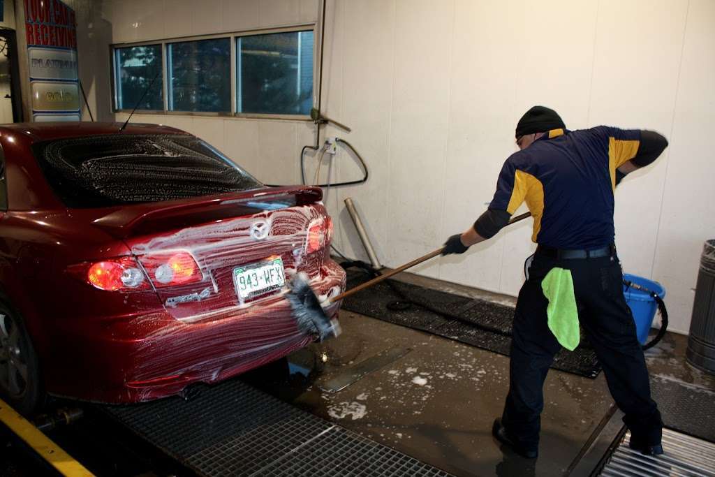 Colorado Express Car Wash | 10406 Belle Creek Blvd, Henderson, CO 80640 | Phone: (303) 288-0447