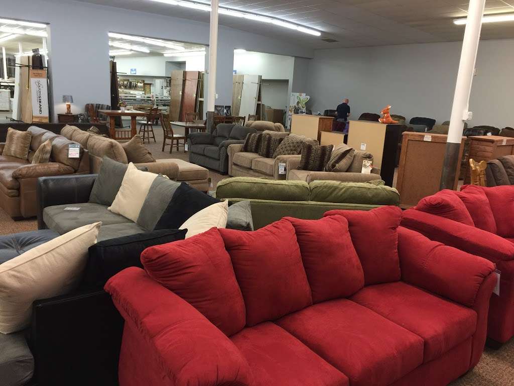 Carpet Plus Flooring & Furniture | 719 1st St, Hiawatha, KS 66434, USA | Phone: (785) 742-2158