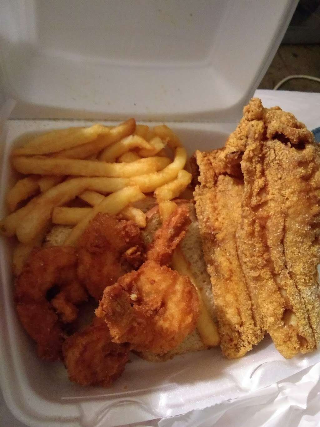 J J Fish & Chicken | 8035 International Blvd, Oakland, CA 94621 | Phone: (510) 633-1212