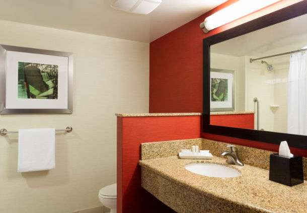 Courtyard by Marriott Miami Airport | 1201 NW, S Le Jeune Rd, Miami, FL 33126, USA | Phone: (305) 642-8200